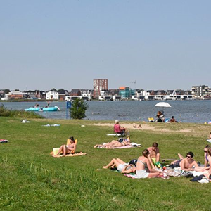 De_Vrijetijdkrant_buitenzwembaden_en_zwemplassen_Utrecht_Cattenbroekerplas