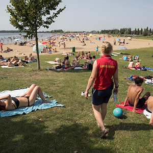 De_Vrijetijdkrant_buitenzwembaden_en_zwemplassen_Utrecht_Haarrijnse_Plas