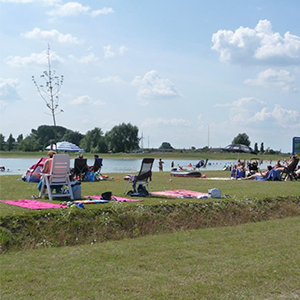 De_Vrijetijdkrant_buitenzwembaden_en_zwemplassen_Utrecht_Honswijkerplas