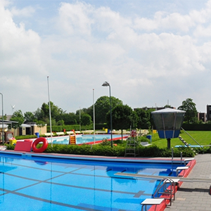 De_Vrijetijdkrant_buitenzwembaden_en_zwemplassen_Zwembad_Lobeke_fotograaf_Leo_Bennis